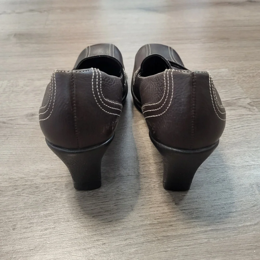 Gianni Bini Womens Brown Leather Square Toe Wedge Penny Loafers Y2K Size 6